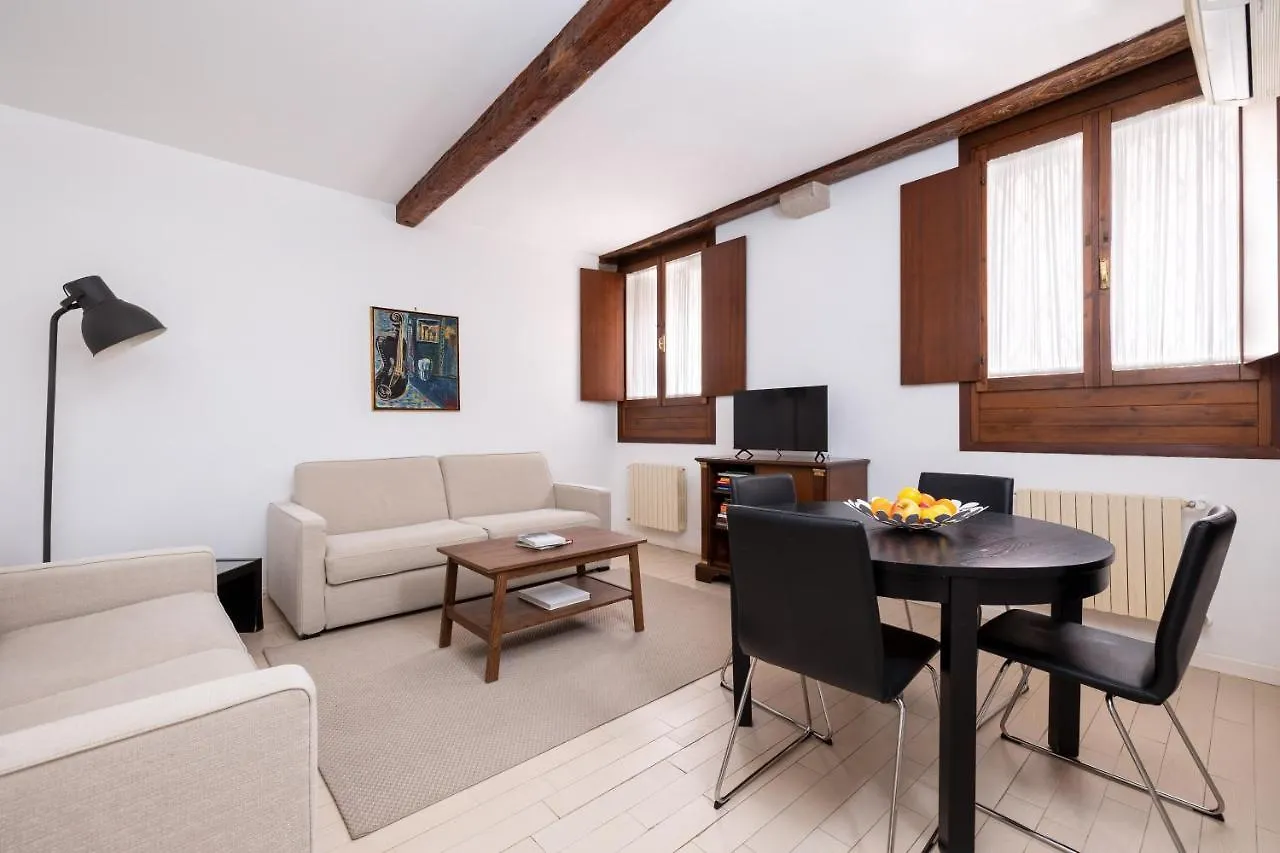 Residence Ca' Foscolo Venice Aparthotel