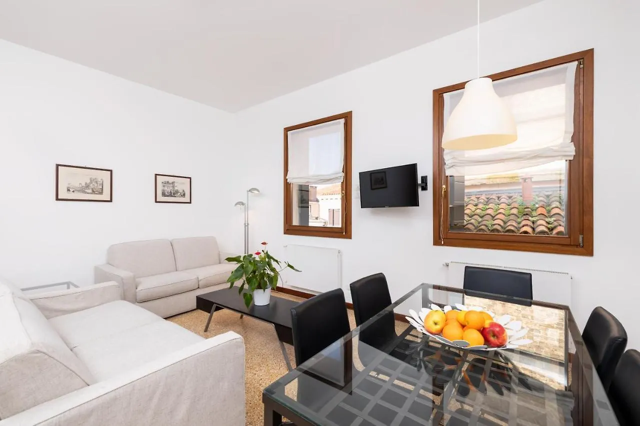 Residence Ca' Foscolo Venice Aparthotel