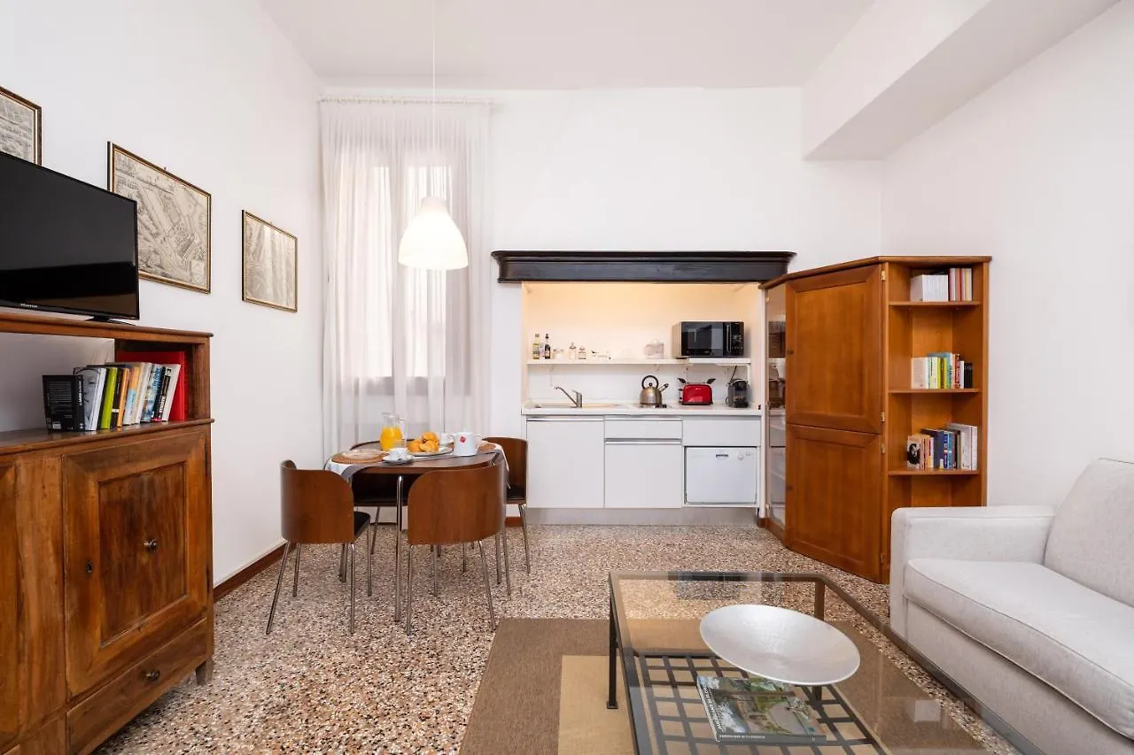 Residence Ca' Foscolo Venice 2*,  Italy