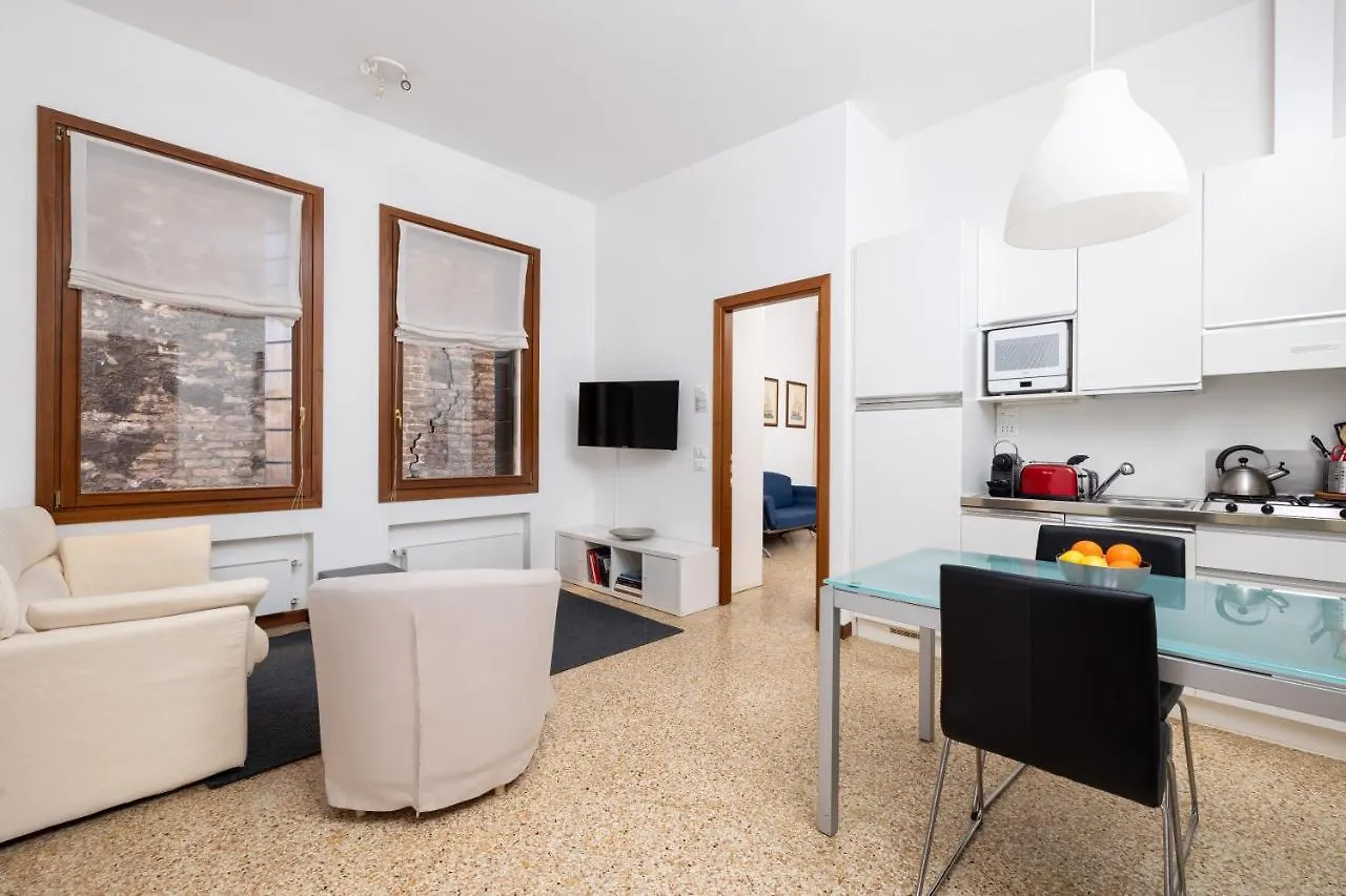 Residence Ca' Foscolo Venice Aparthotel