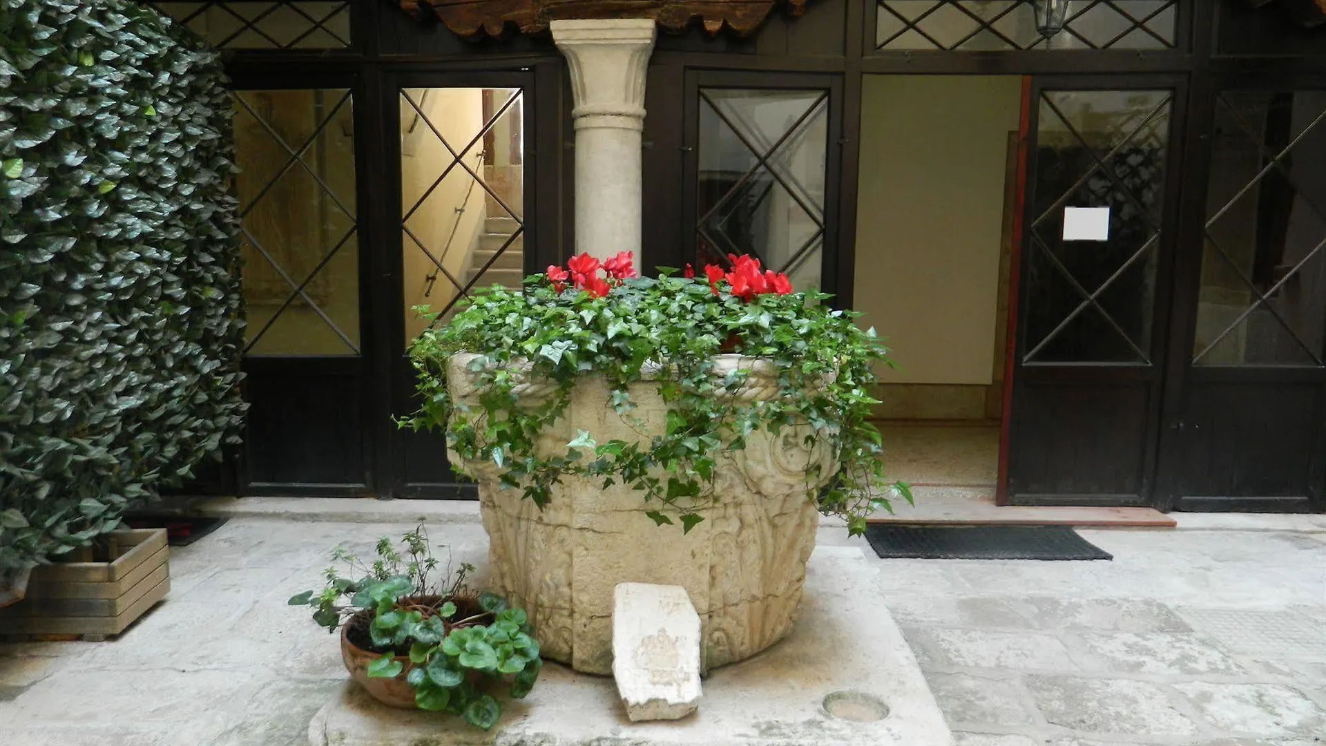 Residence Ca' Foscolo Venice 2*,