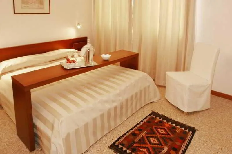 Residence Ca' Foscolo Venice Aparthotel